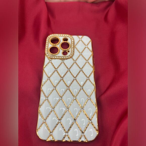 Luxury Gold and White IPhone 16 pro max Case - Picture 5 of 6